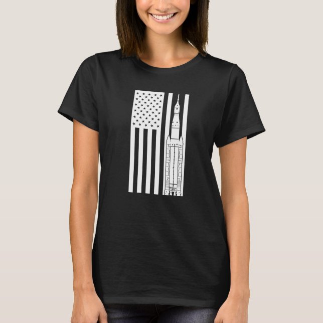 SLS Space Launch System Raket Amerikansk Flagga T Shirt (Framsida)