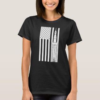 SLS Space Launch System Rocket American Flagga T Shirt