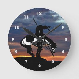 Slut på låset för den svarta vägglådan rund klocka