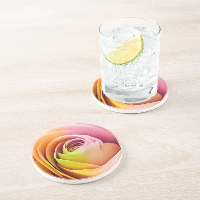 Slut upp av färgrika rosa Petals Underlägg (Sidan)