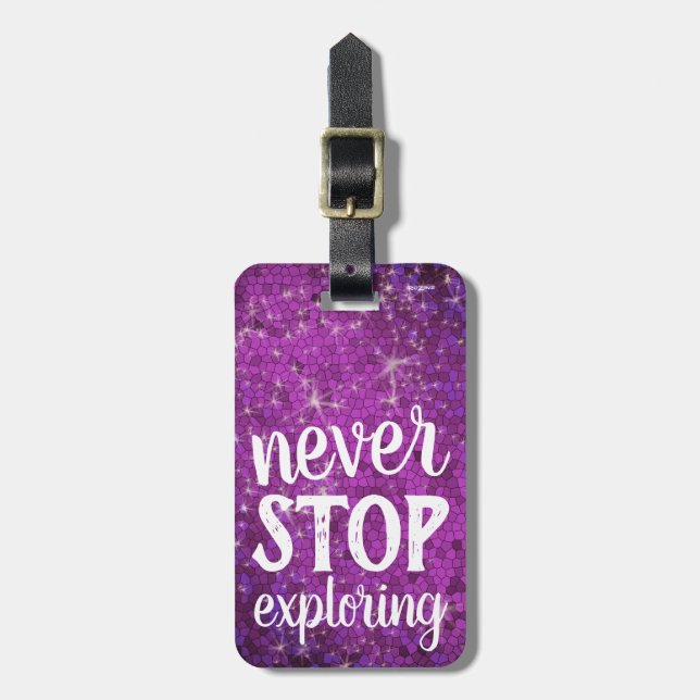 Sluta aldrig utforska Lila Glitter Travel Queen Bagagebricka (Vertikal Framsida)