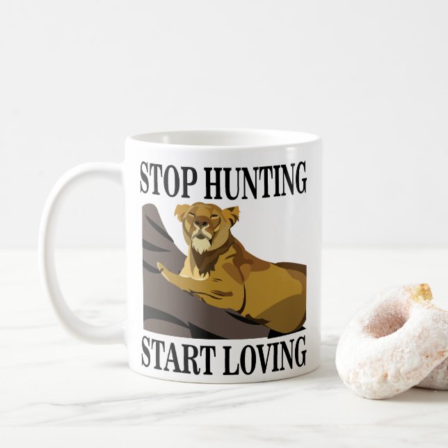 Sluta jaga börja älska lejonhona kaffemugg (Med munk)