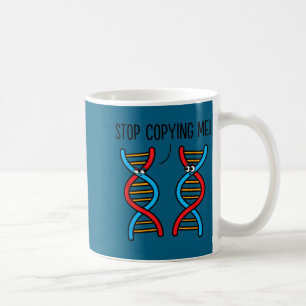 Sluta kopiera mig rolig vetenskap pun dna skämt bi kaffemugg