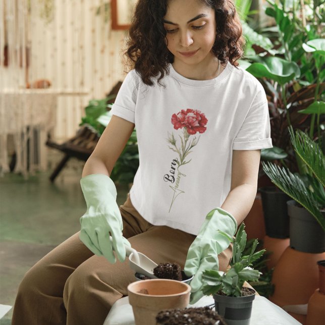Slutförd januari: minimalistisk och elegant t shirt (Skapare uppladdad)