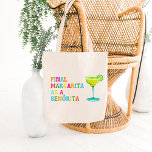 Slutlig Margarita som senorita Bachelorette Fiesta Tygkasse<br><div class="desc">Vi presenterar den sista Margarita Senorita Bachelorette Fiesta Tote Bag, perfektens tillbehör till er sista fling före ring! Denna vibrerande och snyggt till väskan är designad för att följa dig på all din bachelorette Party äventyr, från strand resor till pub crawlningar. Med en färglös och roligt "Slutlig Margarita"-design är den...</div>