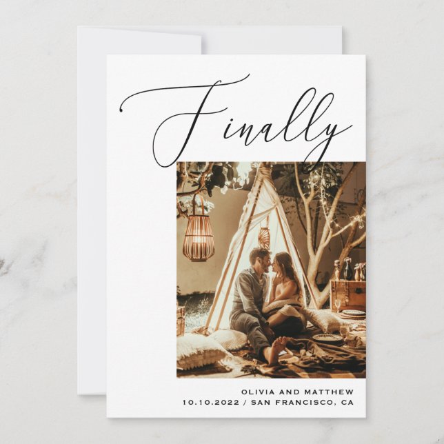 Slutligen, Elegant Black and White Photo Bröllop Spara Datumet (Framsida)