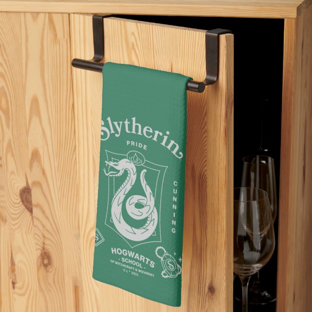 SLYTHERIN™ Pride Ambition Cunning Crest Kökshandduk (Thirds Fold)
