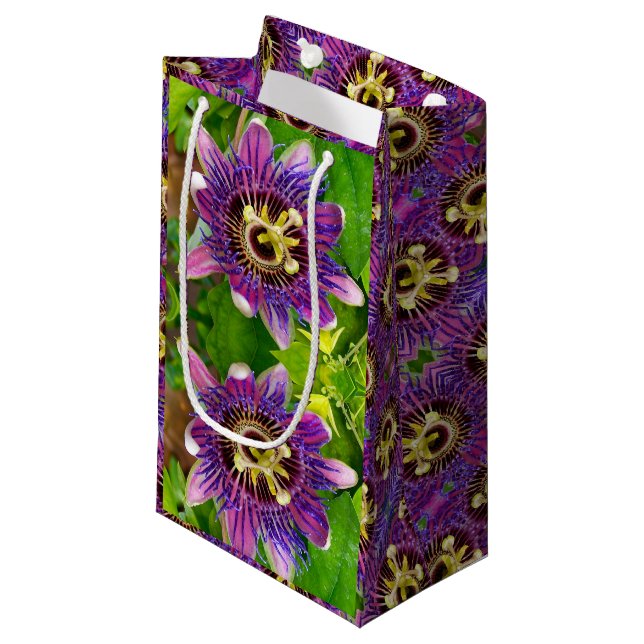 Sm Gift Bag Passionvine Flower (Framsidan Vinklad)
