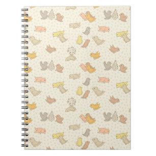 Små fåglar och fjädrar på beige - mönster. anteckningsbok
