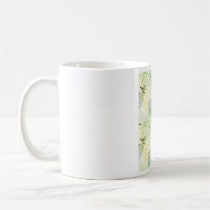 små fåglar på gröna blad naturmönster kaffemugg