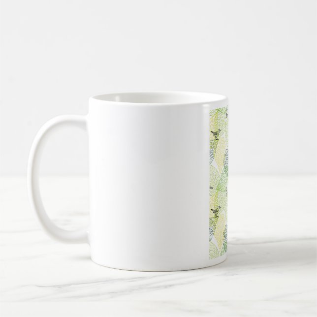 små fåglar på gröna blad naturmönster kaffemugg (Vänster)