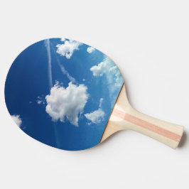 Små moln i ljuset pingisracket