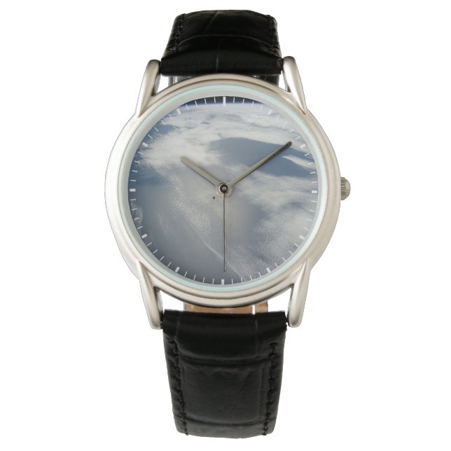 Små satelliter ovanför en del av jorden. armbandsur (Framsida)