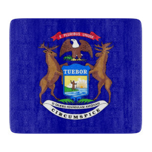Små skärskivor av glas med Michigan flagga