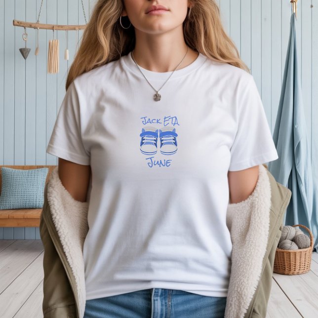 Små skor stor nyhet Anpassad graviditetsklänning T Shirt (Skapare uppladdad)