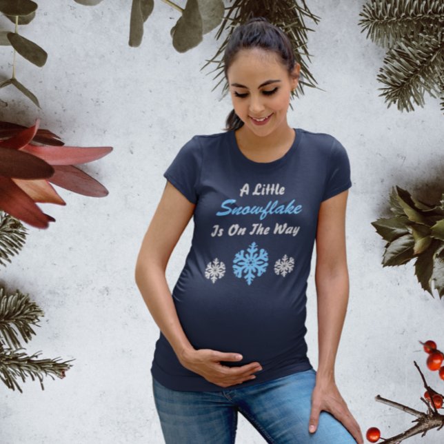 Små snöflingor på vägen T-Shirt (Skapare uppladdad)