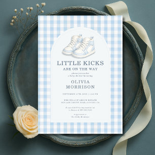Små sparkcykeln sneakers skor Gingham Baby Shower Inbjudningar