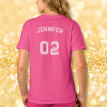 Småbarn Tonåring Girl Namn Jersey Number Rosa Spor T Shirt<br><div class="desc">Skapa din egen anpassningsbar, personlig, coola, unisex-storlek, modern, snyggt vit typografi/typsnitt/skript, namn jersey-rosa med monogrammet, 100 % deformerad ComfortSoft® mjuk bomull t-shirt-shirt-shirt-shirt. Skriv bara in ditt namn / ungar namn / namn och ett jarötnummer för spelare för att anpassa. Gör en underbar gåva till födelsedag, julklappar, helgdagar, studenten med mera,...</div>