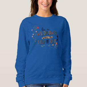 Småblommor är en vildblomma i Fält i Ro Swea T Shirt