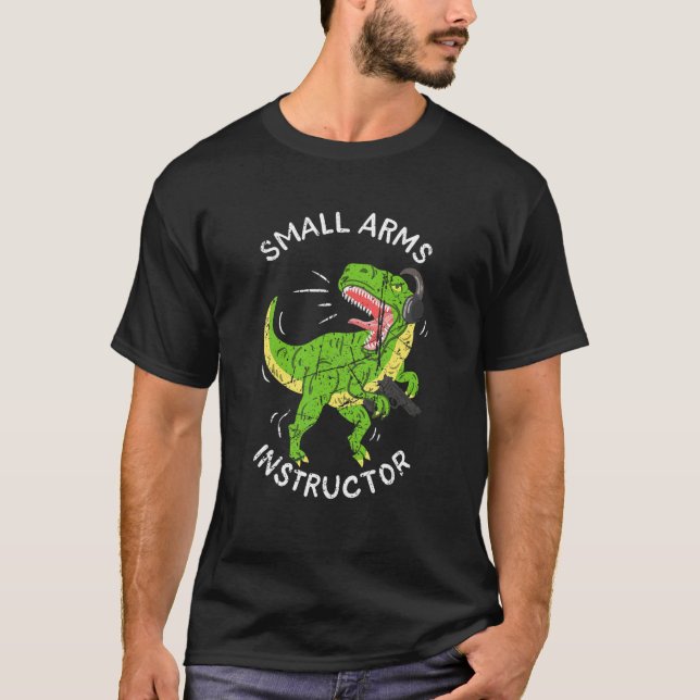 Small Arms Instructor Firearms Veterans T Shirt (Framsida)
