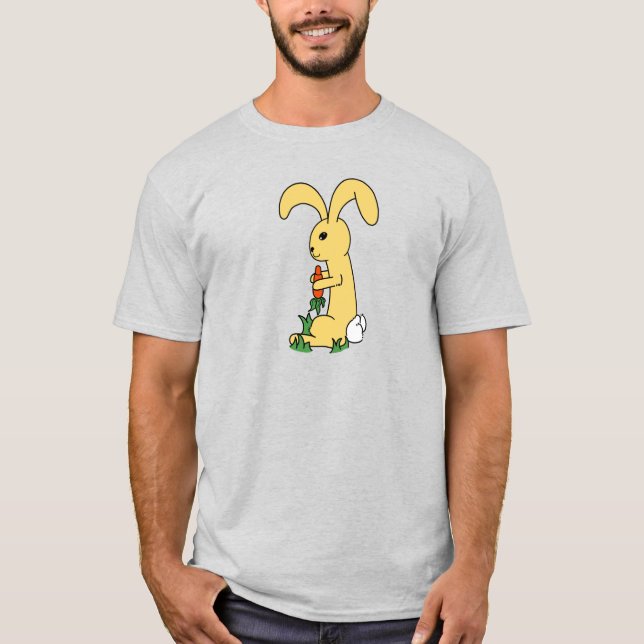 Small Cute Gult Tecknad Bunny Holding A Carrot T Shirt (Framsida)