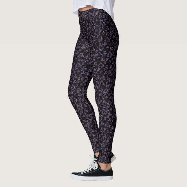 Small Lila Hearts Mönster over Black Leggings (Vänster)