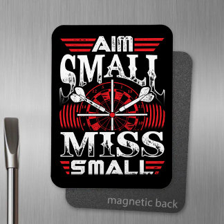 Småms liten miss Small - Dart Player Magnet
