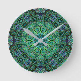Smaragdgrön mandala-design rund klocka