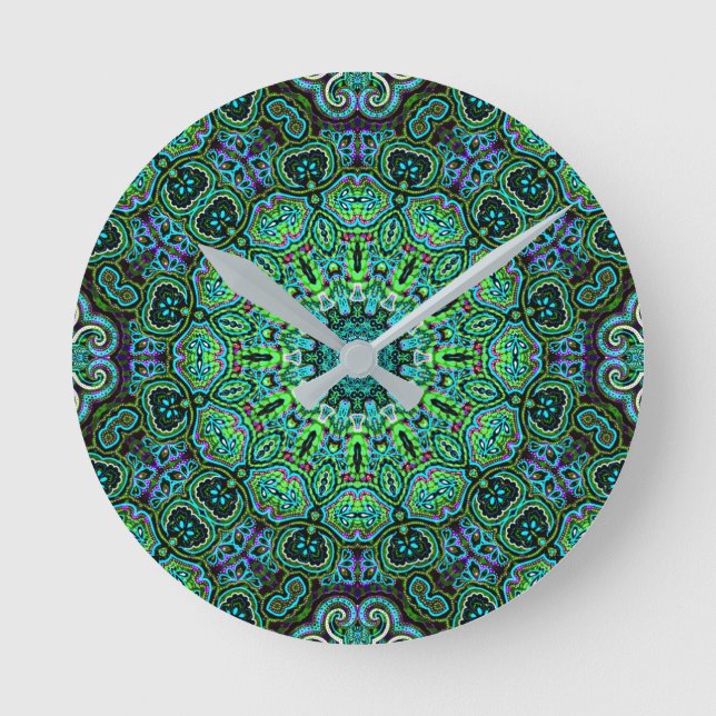Smaragdgrön mandala-design rund klocka (Framsida)