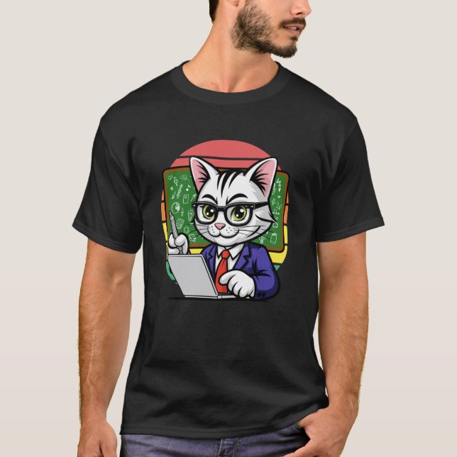 Smart kattlärare studerar bärbar dator svart tavla t shirt (Framsida)