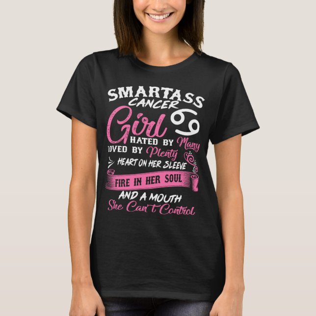 Smartass Cancer Girl Horoscope Astrology T Shirt (Framsida)