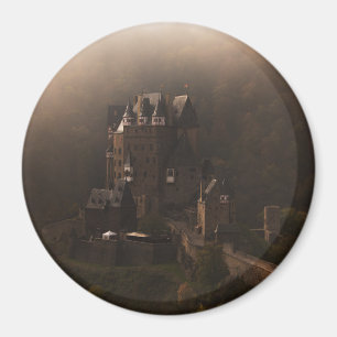 SmåstadEltz slott i morgondimman Magnet