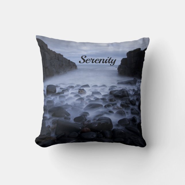 Småstarna och Sten längs havets kustlinje Kudde (Framsida)