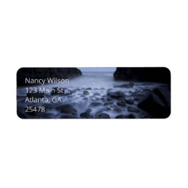Småstarna och Sten längs havets kustlinje Returadress Etikett