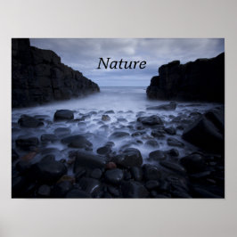 Småstarna och Sten längs havets kustnära Poster