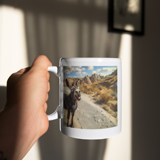 Smilande åsna, Oatman Arizona Två-Tonad Mugg (Skapare uppladdad)