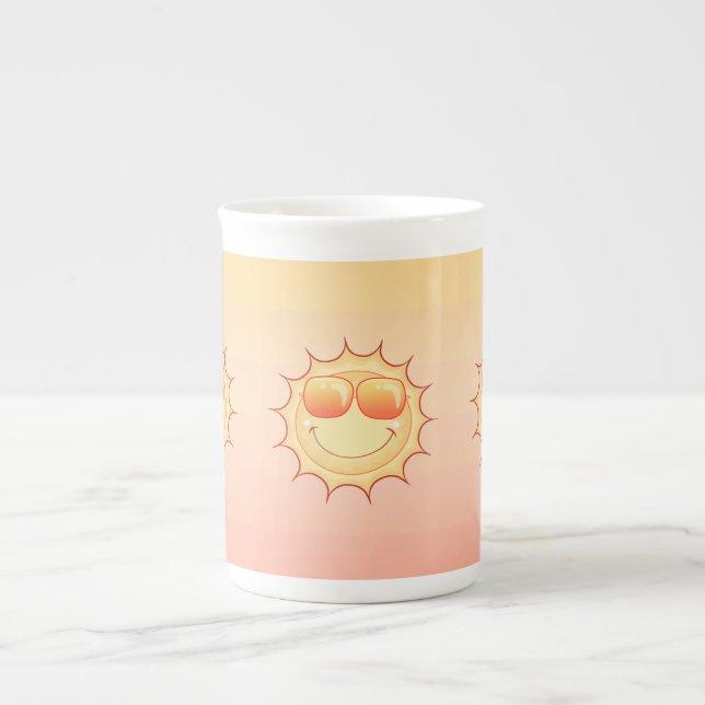Smilande Sol Benporslin Mugg (Framsidan)