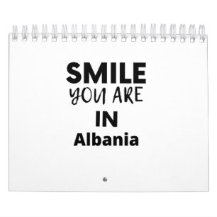 SMILE DU ÄR I ALBANIEN KALENDER