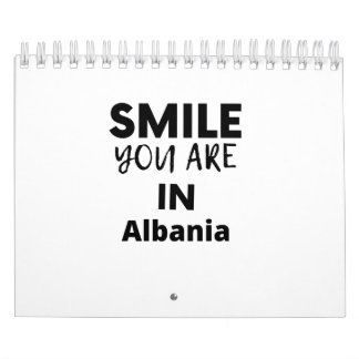SMILE DU ÄR I ALBANIEN KALENDER