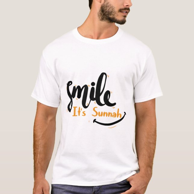 Smile it's Sunnah T Shirt (Framsida)