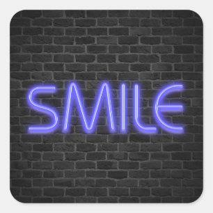 SMILE-text i ljus på tegel Fyrkantigt Klistermärke