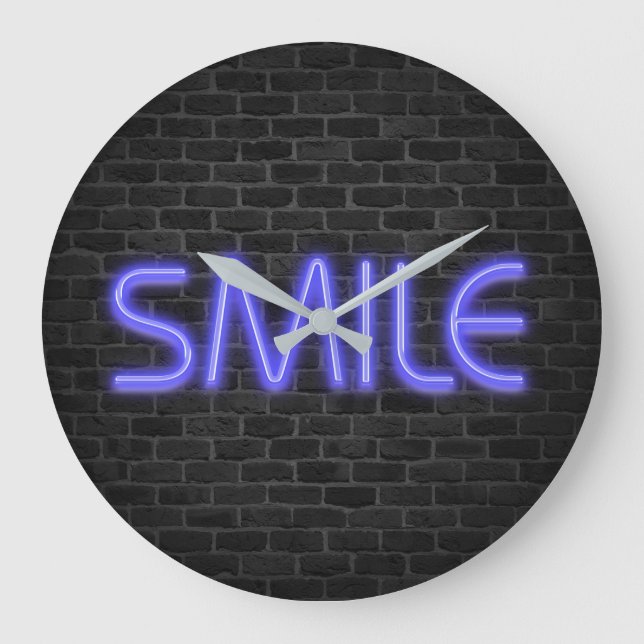 SMILE-text i ljus på tegel Stor Klocka (Framsida)