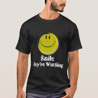 Smiley face håller ögonen på de, leendet tee