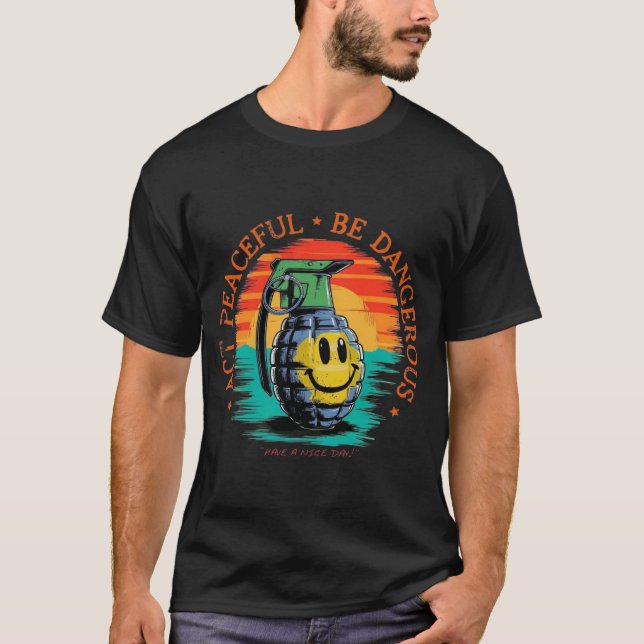 Smiley Grenade | Bold Rebel T-Shirt (Framsida)