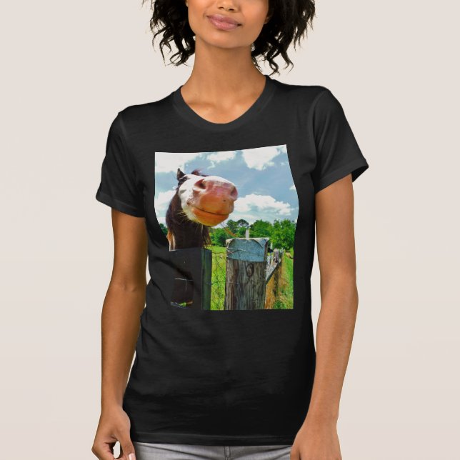 Smiling Horse Tee Shirt (Framsida)