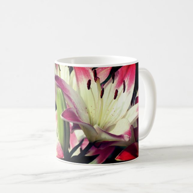 Smiling Lily Flowers Kaffemugg (Framsida höger)