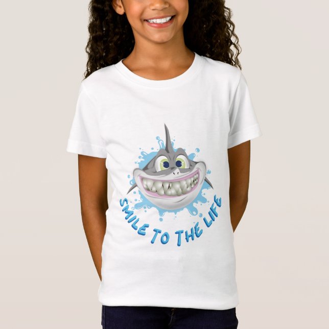 Smiling shark in cartoon style - Smile to the life T Shirt (Framsida)