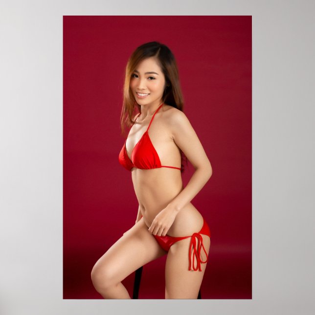 Smiling Woman In Red Bikini Poster (Framsidan)