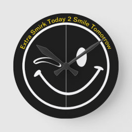 SmirkSmile Rund Klocka