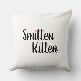 Smitten Kitten Cute Valentine’s Day Kudde